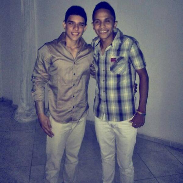 alberth2407_'s tweet photo. Party http://t.co/9dFKJSkR0c