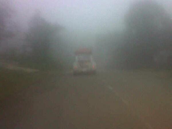 Perjalanan Yudi Herbie saat ini sampai Batu Butok, kabut lumayan tebal.