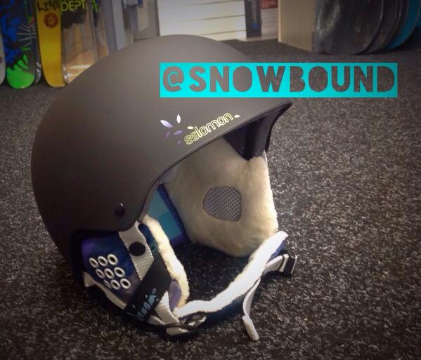 Black Venom!! #snowgear <a href="/SnowboundSport/">Snowbound</a> 
Check us out before it's gone!
