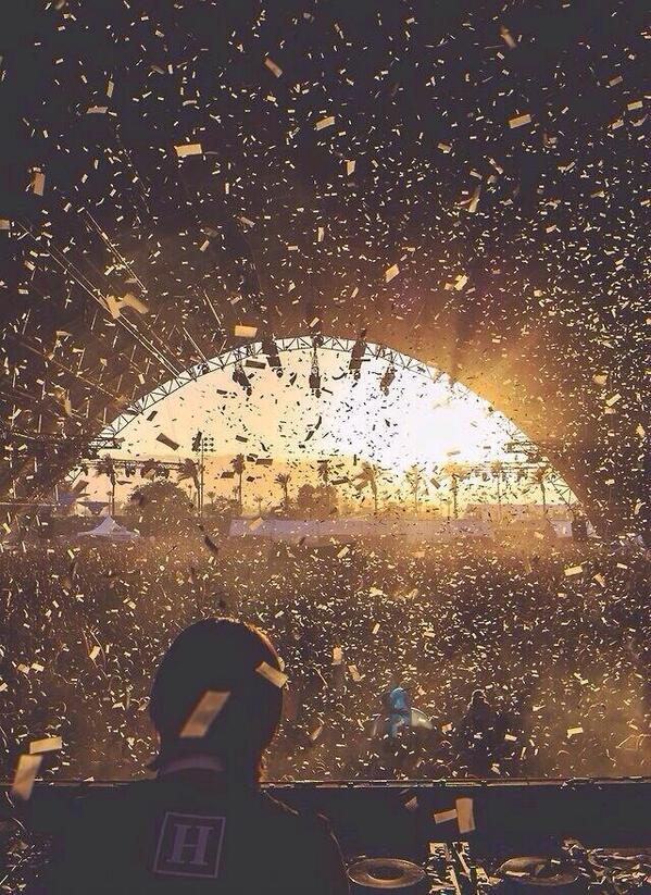 Rave Pics tweet media