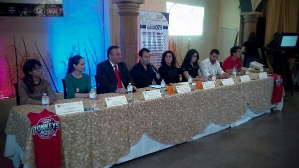 CongresoDDAH's tweet photo. Gracias los medios de comunicación que nos acompañaron el día de hoy en nuestra Rueda de Prensa.  #CongresoDDAH http://t.co/SmkCZN8Gek