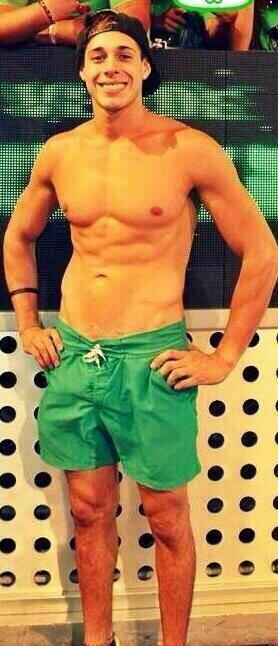 EternoCombate's tweet photo. RT Si piensas que Hugo Garcia es el mas sexy de Combate #HugoSexy http://t.co/a2ZFI1hTb7