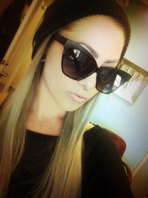 XoBeegee's tweet photo. Shades on 💋💀 http://t.co/P3lmNjPrC6