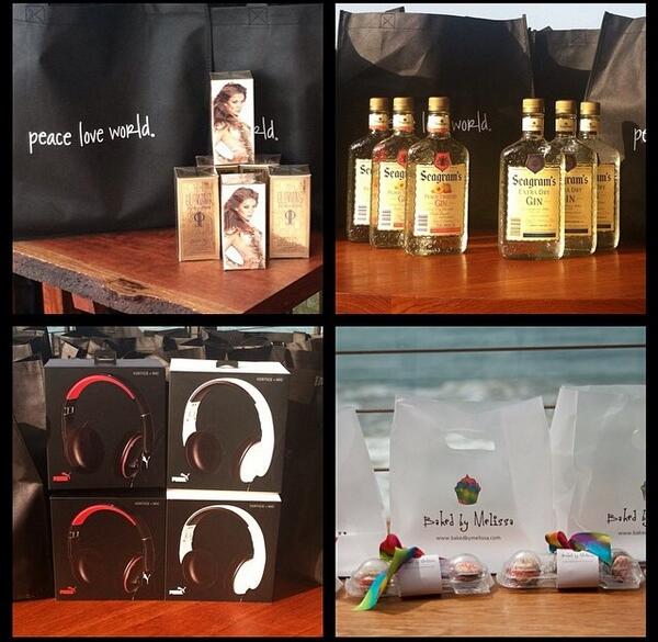 jlo (@jlo) on Twitter photo Had an amazing time on Friday! Thanks <a href="/peaceloveworld/">Peace Love World</a> <a href="/PUMA/">PUMA</a> <a href="/SeagramsGinUSA/">Seagram's Gin</a> <a href="/bakedbymelissa/">Baked by Melissa</a> #JLoFirstLove #Album10 Had an amazing time on Friday! Thanks <a href="/peaceloveworld/">Peace Love World</a> <a href="/PUMA/">PUMA</a> <a href="/SeagramsGinUSA/">Seagram's Gin</a> <a href="/bakedbymelissa/">Baked by Melissa</a> #JLoFirstLove #Album10