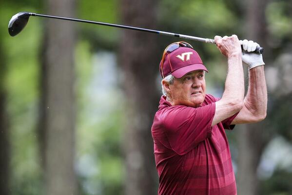 CFAPeachBowl's tweet photo. At -5, @VT_Football's Frank Beamer &amp; @braves52 won $25,000 in scholarship funds for @vtnews! #CFABGolf http://t.co/m3SD74e3OH