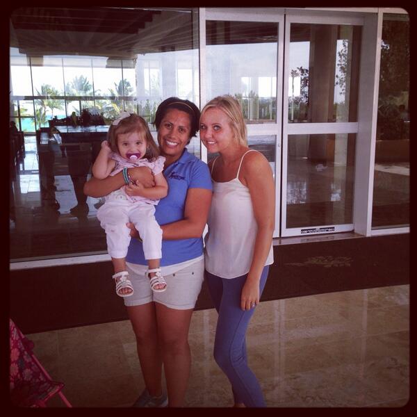 Hoppercita's tweet photo. @lulubucki have a nice trip back home girls!!! http://t.co/Gi7a2iT1NR