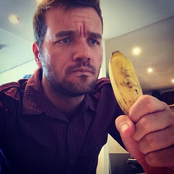 Radio_Uscha's tweet photo. @DaniAlvesD2 Estamos com vc aqui no Brasil rapaz. #somostodosmacacos http://t.co/nIuJ1U4Scg