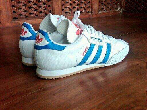 SitiJam88's tweet photo. Ready stock Samba .. http://t.co/o52mtqPwYz