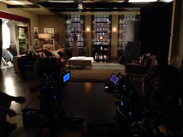 6x21 "LAW & BOARDER" post-ep BTS tweets & pics BmaPqUjCEAEWPRK