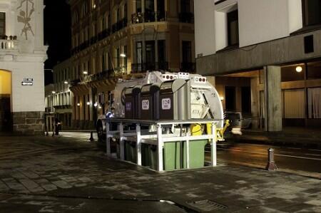 el_telegrafo's tweet photo. El sistema de contenerización soterrada ya está en todo el Centro Histórico http://t.co/RlmoqJMEuB #Quito http://t.co/2EFrzhR9Ba