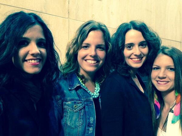 AlbaNovella24's tweet photo. Último día de fiestas! @Judithblb @MariaFayos_  #Lore http://t.co/8LTu4Nl4ir