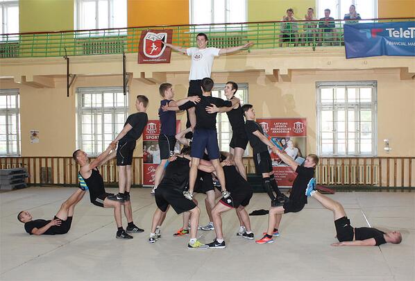 LSPA_lv's tweet photo. LSPA Ģimnastrādes čempionu piramīda 1.kursa 3.grupas izpildījumā. Ko saki, vai ir laba? http://t.co/SUQKinWkpG