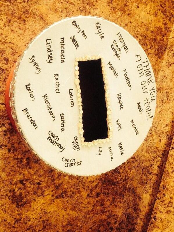 glendale_cheer's tweet photo. Where will you be eating dinner tonight!? How about #NEWKS support #ghscheer and place your receipt in our bucket! ❤️ http://t.co/57nzdfufI3