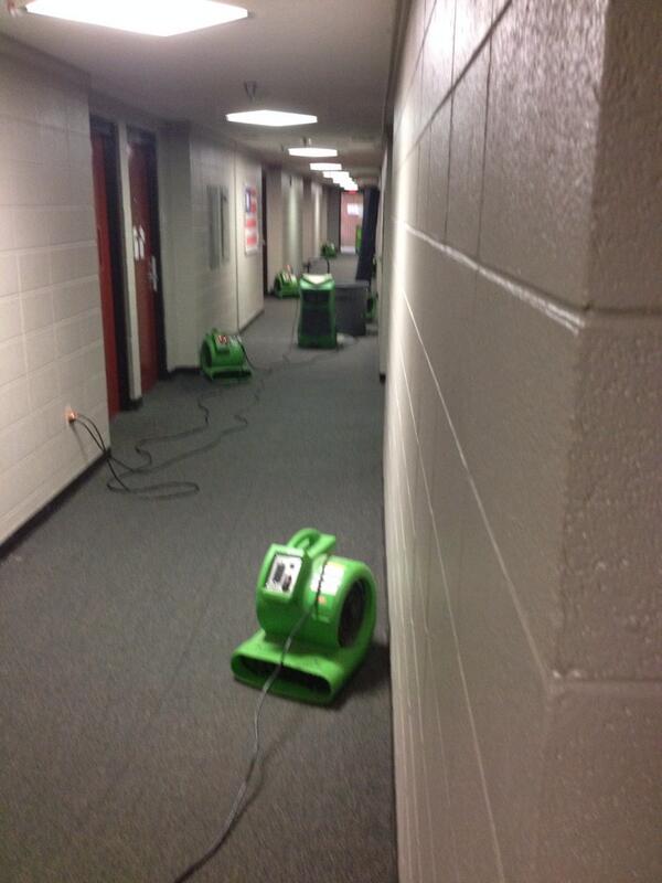 _TRowell12's tweet photo. My dorm got flooded. Great day to be jag http://t.co/b1FEs7Sk63