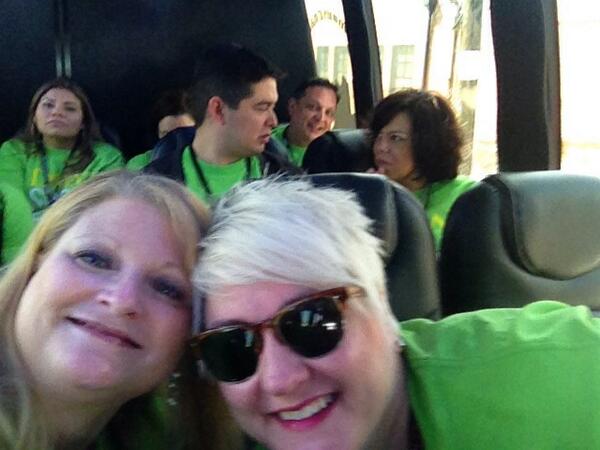 sherrilinton's tweet photo. Selfy with Valara! #smcl2x http://t.co/im3GCPuwwY