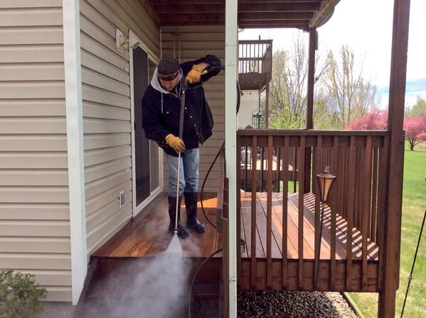 crewmaxinc's tweet image. #pressurewashing to strip off old stain to prep for a new coat of stain. #deckrefinishing #deckstaining #crewmax