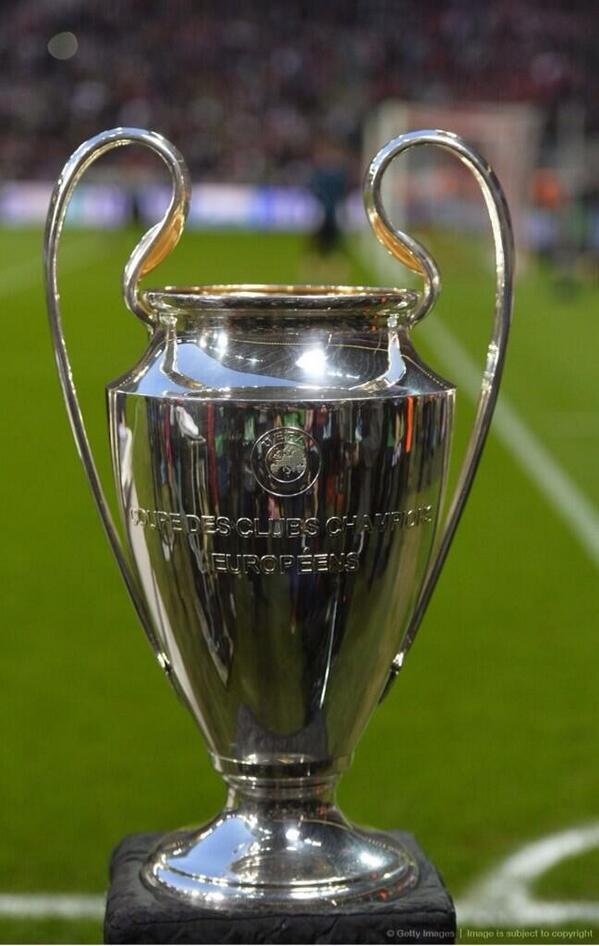 AmorinFUT's tweet photo. RT si este año es el de la DECIMA  http://t.co/w7Xlk4U4on
