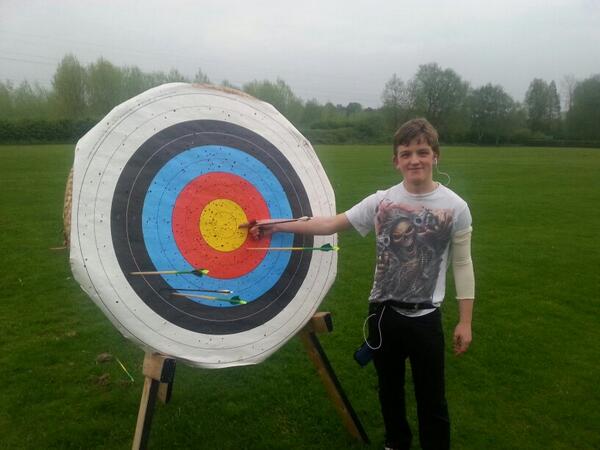 BBArchers's tweet photo. Watch out seniors, Zac is hitting the gold at 80yds already! :-) http://t.co/C3FFazwCoX