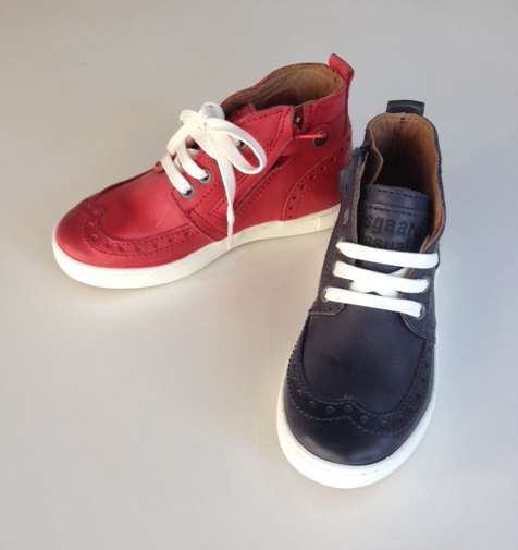 MudfootScruff's tweet photo. Put your blue foot in, your red foot out, in out, in out, shake it all about! #Bisgaardshoes #Kids #style #Denmark http://t.co/09mqAWTfbX