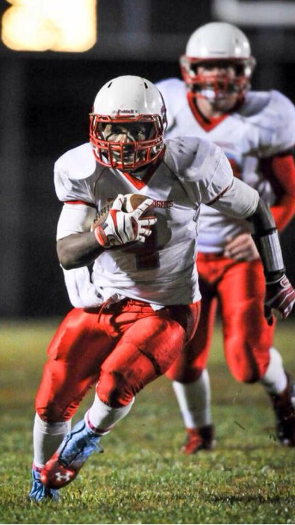 topcitysports's tweet photo. REQUEST: Best Runningback in the class of 2015. Shawnee Height's Tony Barksdale http://t.co/WQaJufbOxy