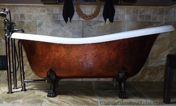 AnnetteLawless's tweet photo. For the #DreamHome >> You've got to see this luxurious clawfoot tub. Absolutely beautiful!! http://t.co/QwrmP6gvPO http://t.co/GDdceJXyMM
