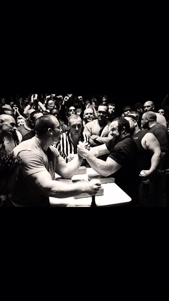 ChaffeeDave's tweet photo. Few more hours to go! Season Finale! @cobrarhodes @rbigwood @nyarmwrestler @TravisBagent @GameOfArmsAMC http://t.co/i0D5HYQUP2
