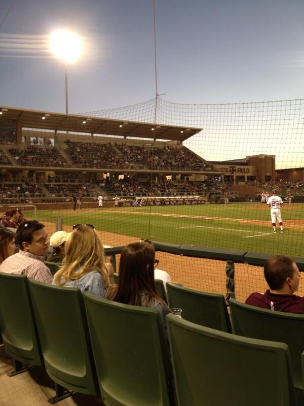 CoachSumlin's tweet photo. Another great night for baseball @ Olsen Field!
#12thman http://t.co/Wpc1MoeY3W