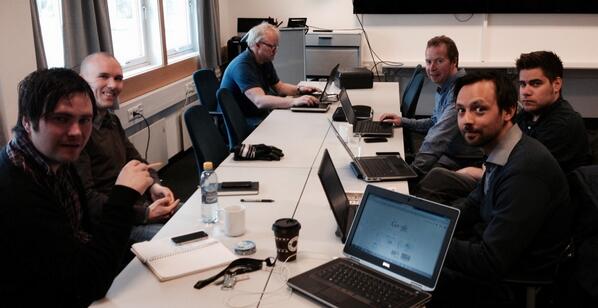 LivHaker's tweet photo. Klar til dyst! #hackathon #presentasjon http://t.co/ZMqlLcuX5l