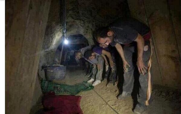 Safi_Erol's tweet photo. ''Sabah namazını kılan Allah'ın himayesindedir.'' (Hadis-i Şerif)
Şartlar ne olursa olsun;
İman varsa, imkân vardır! http://t.co/cIi3a3JdEq