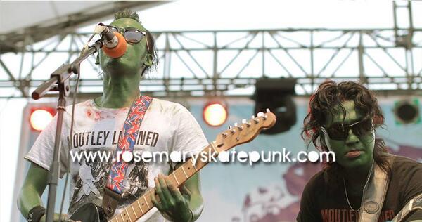 Ini dia penampilan <a href="/inkmary/">M A FIRMAN DEYANA</a> &amp; <a href="/FATFREECITY/">Indra Gatot</a> di Bandcloth2014. Ganteng gak ? ;) 

(Taken By : <a href="/microsvxx/">Soffi Gahara</a>)