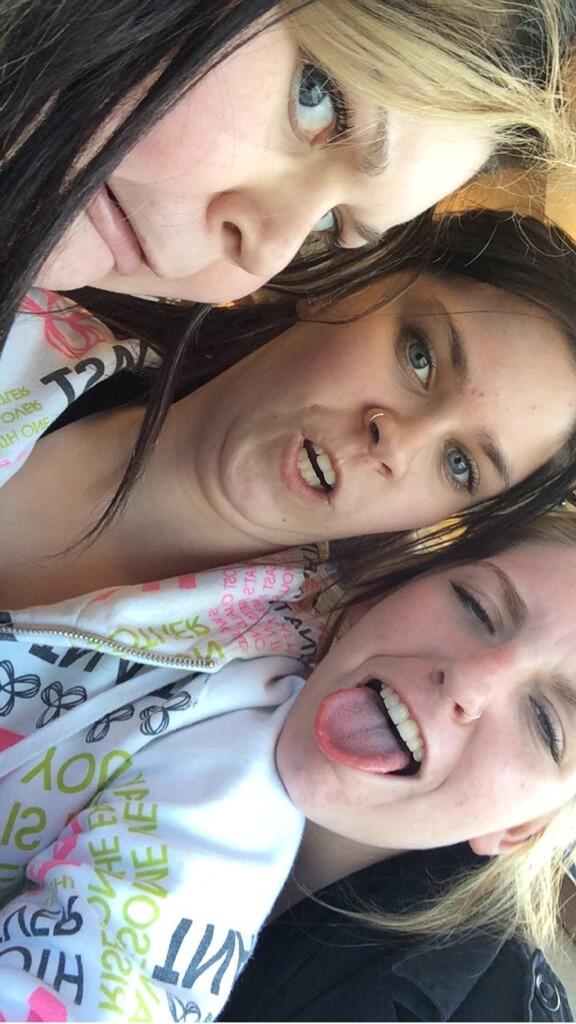 bailsmurrell's tweet image. Our friendship is just fat.