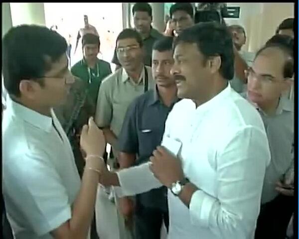 ANI's tweet image. Do you need special treatment?-Voter to Chiranjeevi after he tried to jump the queue #Elections2014