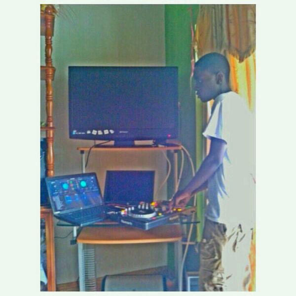 Blackstarja's tweet image. Djblackstar at dem! #seratoDj #numark #Mixtrackpro