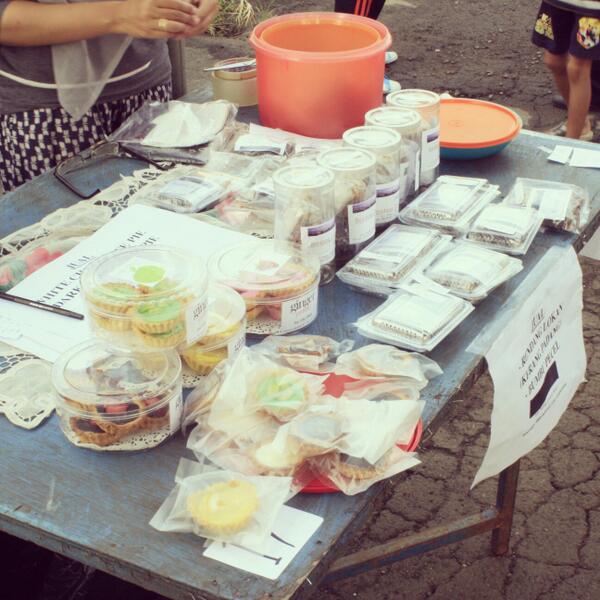 gingerpatissier's tweet photo. Our mini bazaar #latepost. First experience and its so fun. Also take a look for brand new rendang @rendanglokan http://t.co/DpjbAy2KuR