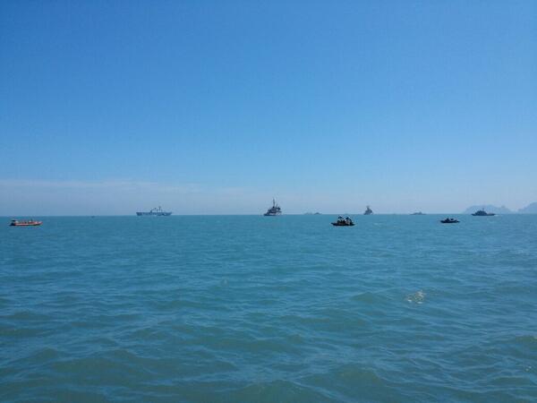 2:00 물때가 왔다. 잠수사들 잠수 준비에 부산하다. 시간이 없다