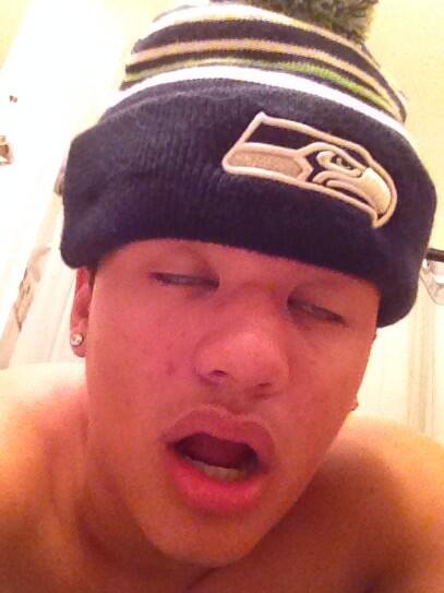Rondog1001's tweet photo. “@Its_Kyle__: #SelfiesForKyle” http://t.co/TUcMmku0aj