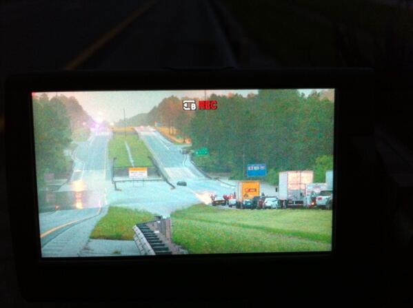 ExtremeStorms's tweet photo. First light I10 underwater. He other side is under water too #pensacola #flooding http://t.co/qiJOY6Nbaa