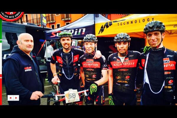 xBASAx's tweet photo. Scapin Factory team http://t.co/bRC6GehkRp