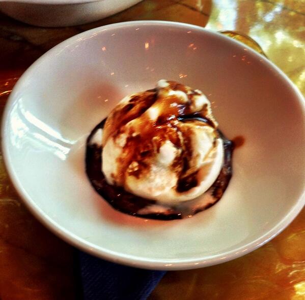 MoNaMoHeBbI's tweet photo. Camel milk ice cream with aged balsamic drizzle.Yum! http://t.co/U23m7rLrsT http://t.co/ruzyHB7IE3