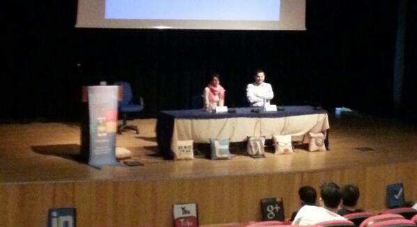 Teknoloji Zirvesinde change.org ve foursquare tr konuşmacıları ile başladı.  #teknozirve