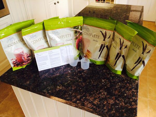 Bodypriority's tweet image. Bikini body is in progress #summerbody #excited #completeshakes #jp 👙🍎🍏🍊🍋🍒🍇🍉🍓🍑🍈🍌🍐🍍🍠🍆🍅🌽👙