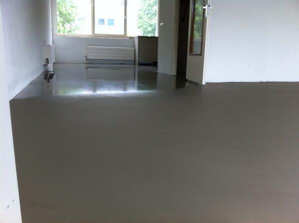 De egaline van #eurocol 991 droogt lekker snel! Dan kan er morgen pvc overheen!