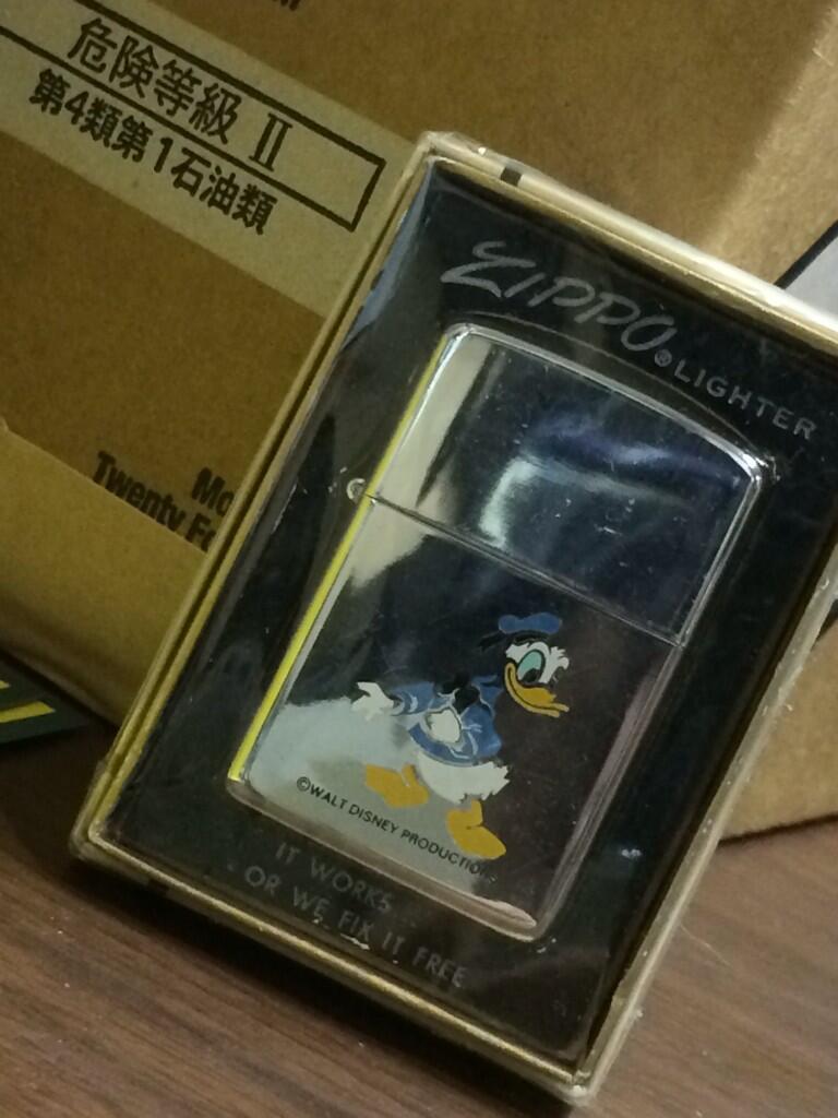 ヴィレッジヴァンガード下北沢 だいぶレア ディズニーzippo ドナルドver 見つけちゃいました こーれはやばい 多分どこ探しても見つからない お値段なんと 180 000 色々と開いた口が塞がらない ヴィレッジヴァンガード下北沢 だいぶレア ディズニーzippo ドナルドver 見つけちゃいました こーれはやばい 多分どこ探しても見つからない お値段なんと 180 000 色々と開いた口が塞がらない