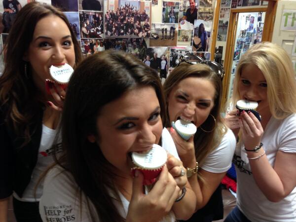 MarkElliott52's tweet image. Proof that eating cakes is GOOD for you! #notproven @Cakes4Heroes @HelpforHeroes @rosieofthejones @hsc Get baking!