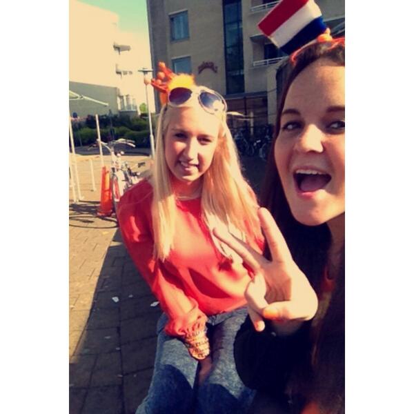 DemiDijkman's tweet photo. Happy birthday to my friend - @xJuuuul http://t.co/AEZ4WczCs5