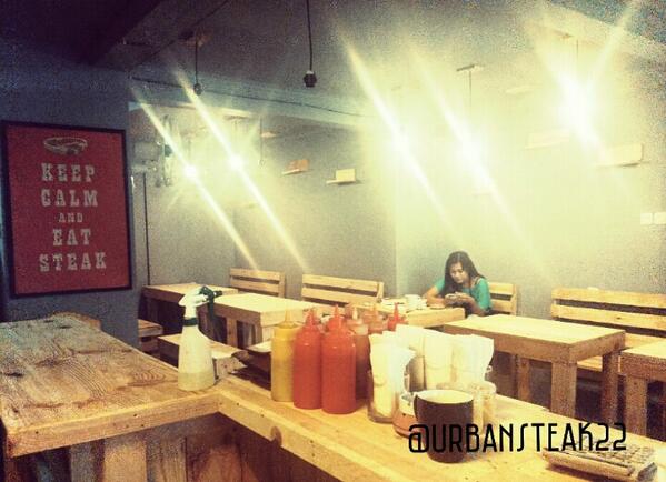 Urbansteak22's tweet photo. Better and bigger place before ! Come in and join with us fellas ! http://t.co/TUO2OYQesh