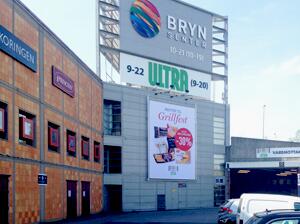 Sektor_Media's tweet photo. Nå er #Ultra godt synlig med total dominasjon på #Brynsenter! Kom innom for gode tilbud. #kampanje #SektorMedia http://t.co/J8TKBzMA3B