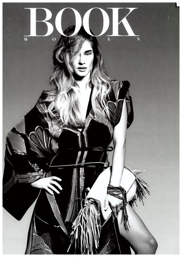 BesideCom_PR's tweet image. Amazing BOOKMODA COVER with a beautiful @sarabattaglia BAG SS14 | #BOOKMODA #SARABATTAGLIA