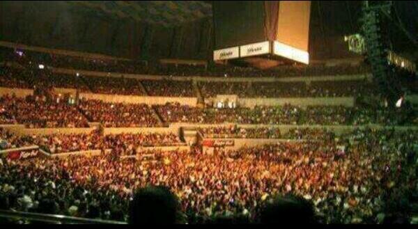 MariaLouisJenni's tweet photo. Dj's Concert. 
#DOS http://t.co/LG3lzMpVnj
