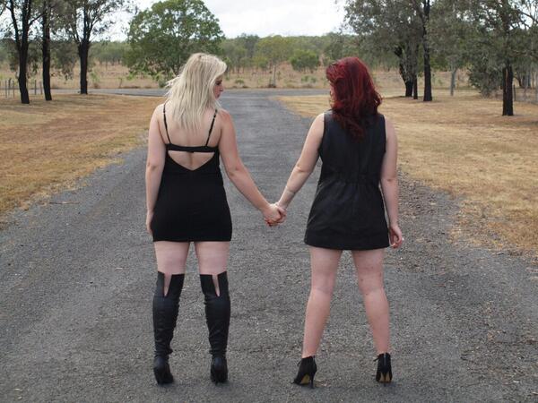 Cattie_Casa93's tweet image. #BestFriendsForever #GetsOnMyNerves #StillLoveHer #photoshoot #BeautifulDay ❤❤